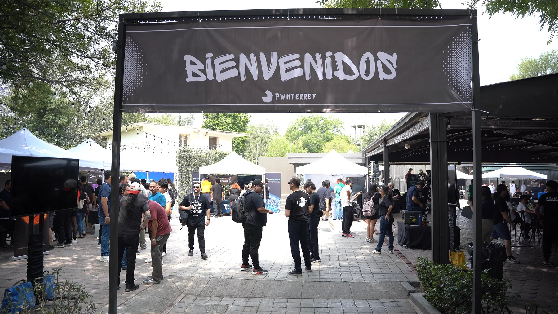 Señalética de bienvenida instalada